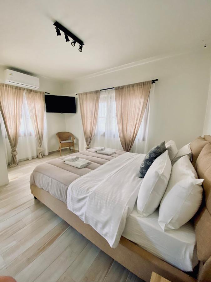 Olea White Villa Skiathos Town Bagian luar foto